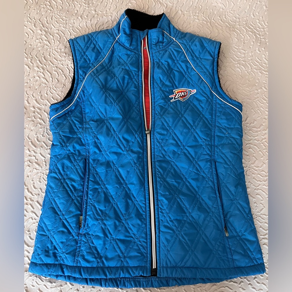OKC Thunder Basketball Team Blue Quilted Vest Sz S/P Women’s